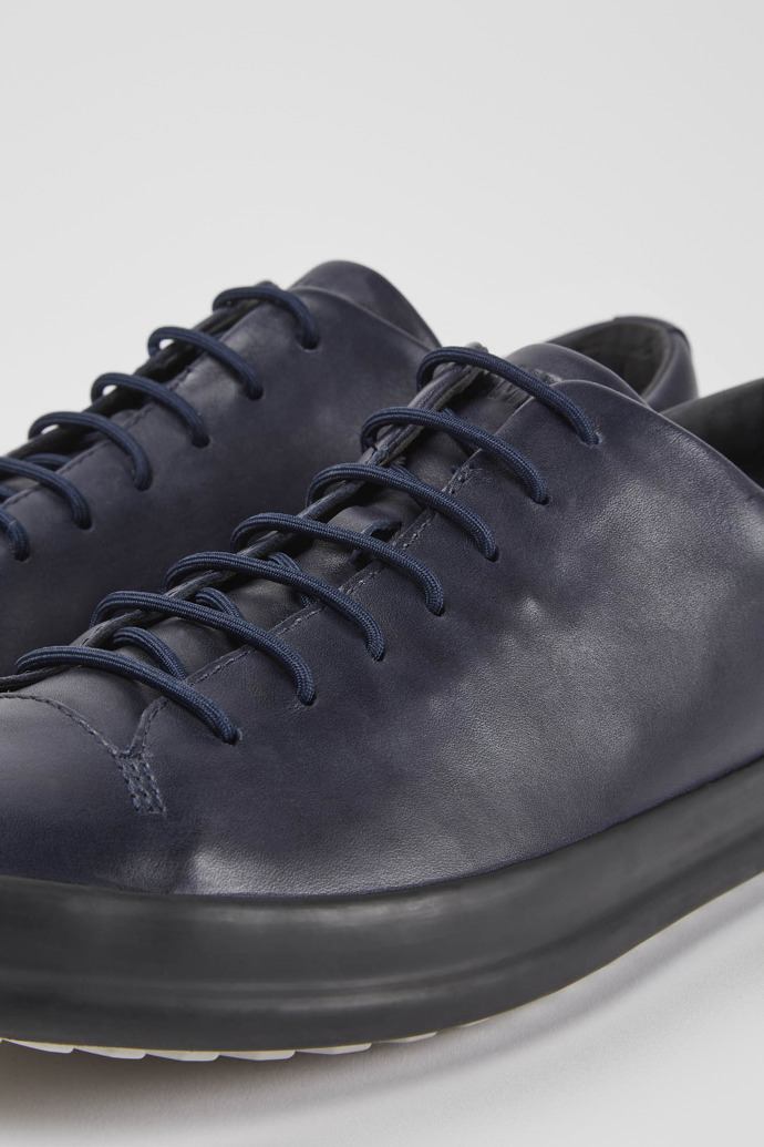 Close-up view of Chasis Casual blue lace up shoe for men