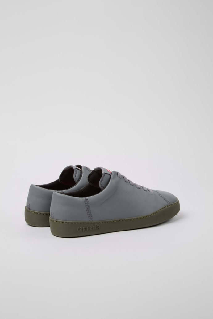 Peu Touring Baskets en cuir gris pour homme.