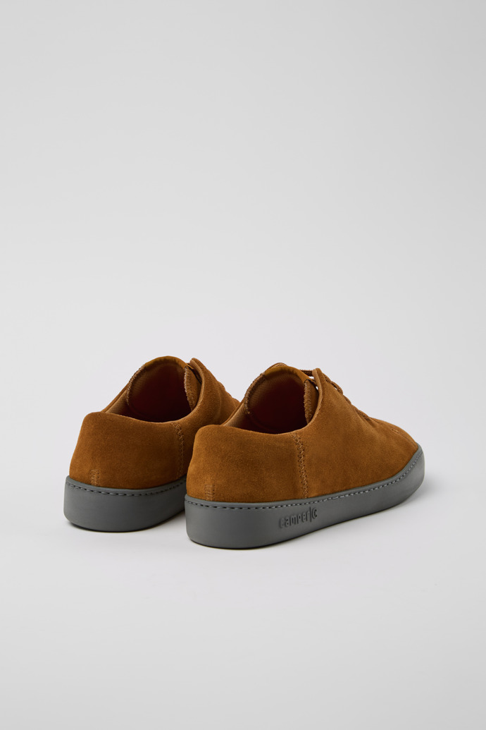 Peu Touring Baskets pour homme en nubuck marron.