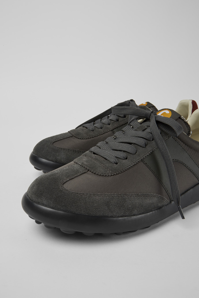 Close-up view of Pelotas XLite Sporty grey sneaker for men