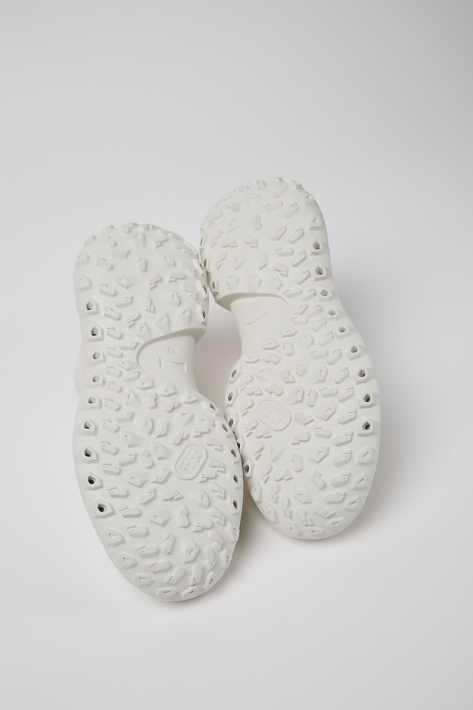 The soles of CRCLR White sneaker for men