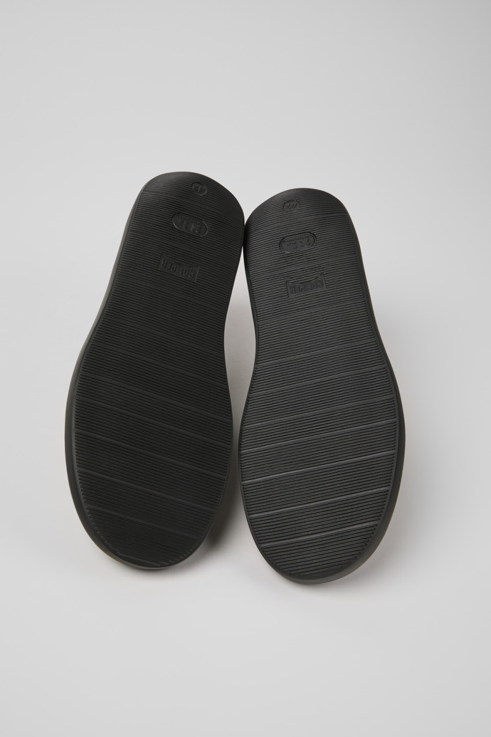 The soles of Wagon Green Suede Leather Shoes for Men.