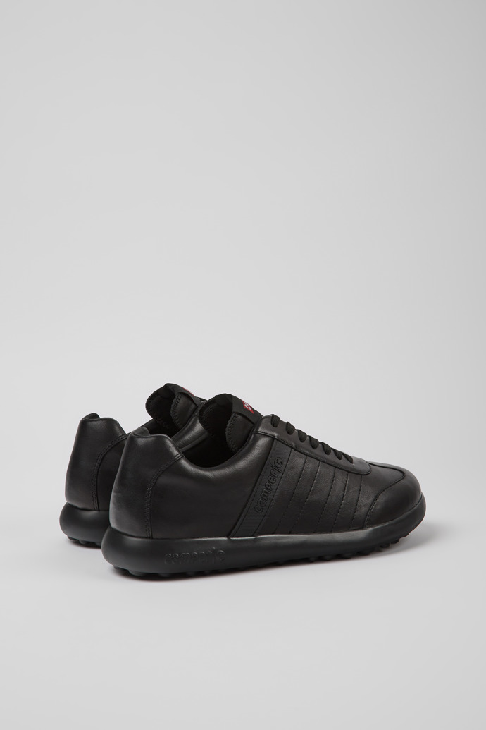 Back view of Pelotas XLite Black leather sneakers for men