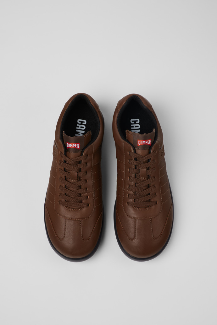 Overhead view of Pelotas XLite Brown leather sneakers for men