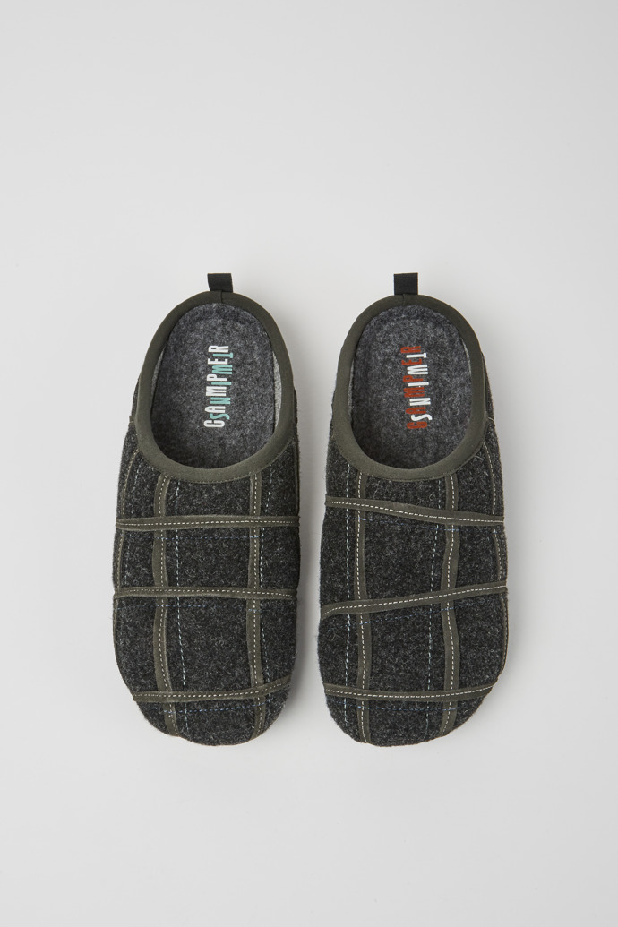 Image of Overhead view of Twins Dark grey wool men’s slippers