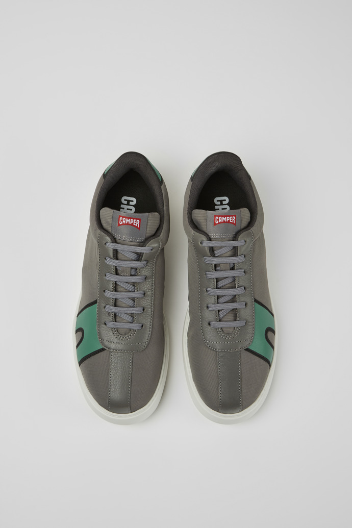 Overhead view of Runner K21 Gray and green sneakers for men
