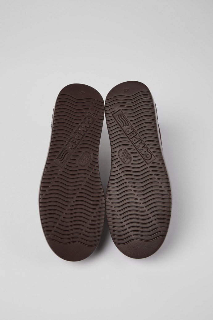 The soles of Runner K21 Burgundy nubuck sneakers for men