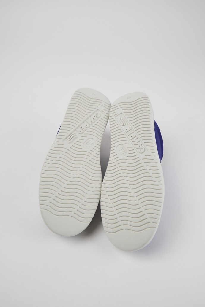 The soles of Runner K21 MIRUM® Blue and white MIRUM® textile sneakers for men