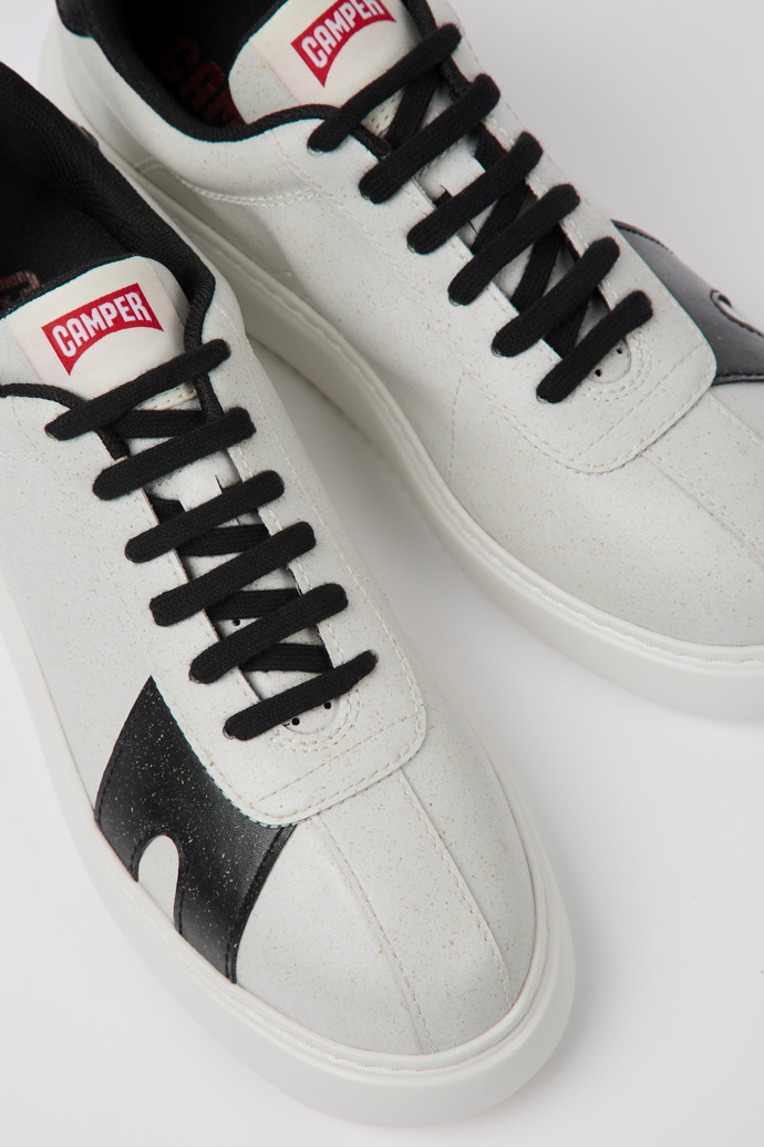 Runner K21 MIRUM® Sneaker de color blanc i negre per a home