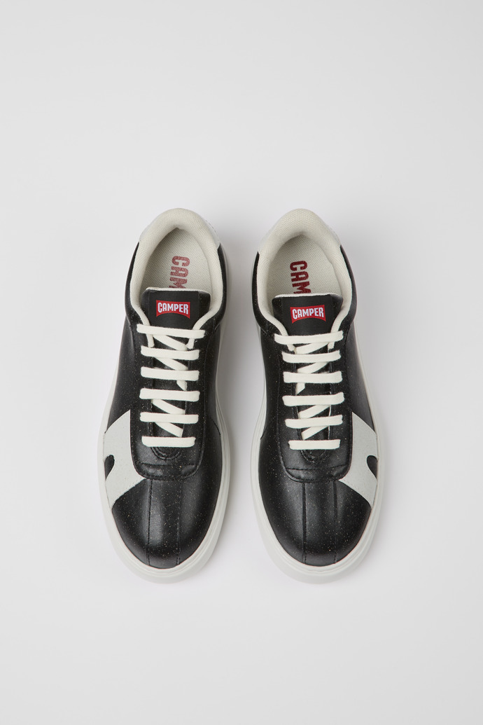 Overhead view of Runner K21 MIRUM® Black and white sneakers for men