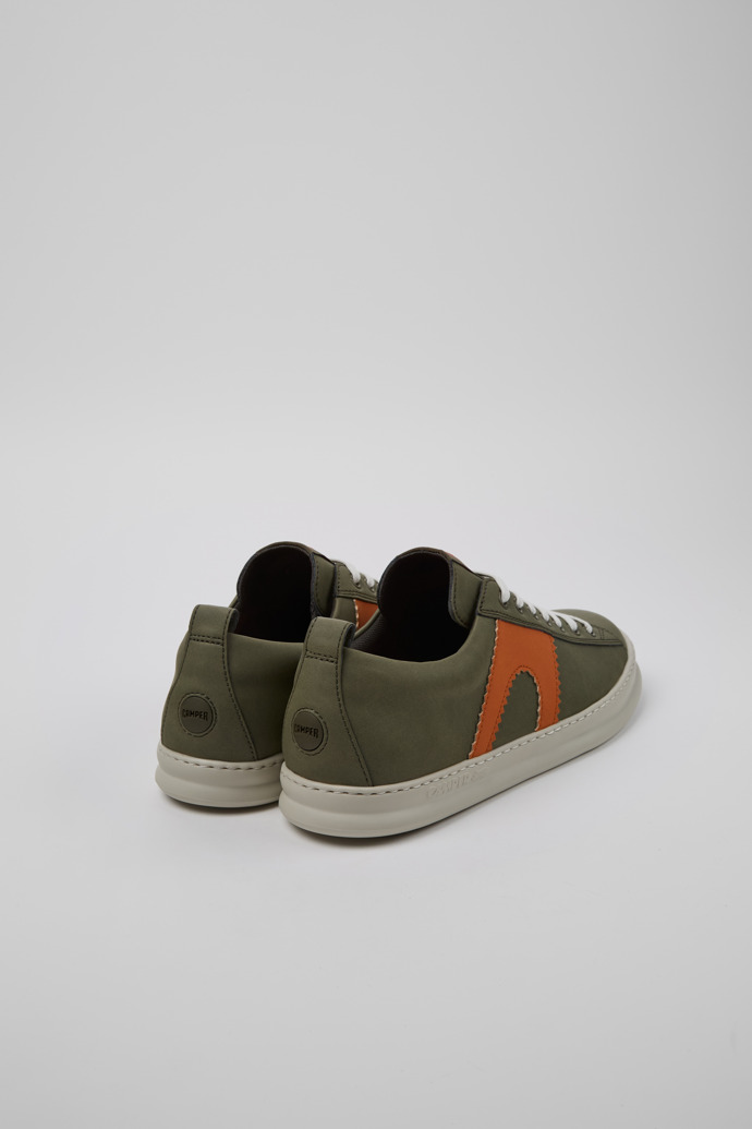 Runner Sneaker d’home de pell reciclada multicolor.