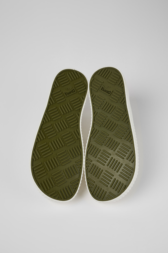 The soles of Peu Roda White Textile Basket for Men