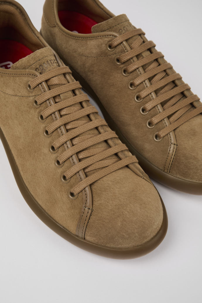 Close-up view of Pelotas Soller Brown Nubuck/Leather Sneaker for Men