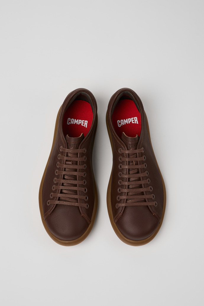 Overhead view of Pelotas Soller Brown Leather Sneakers for Men.