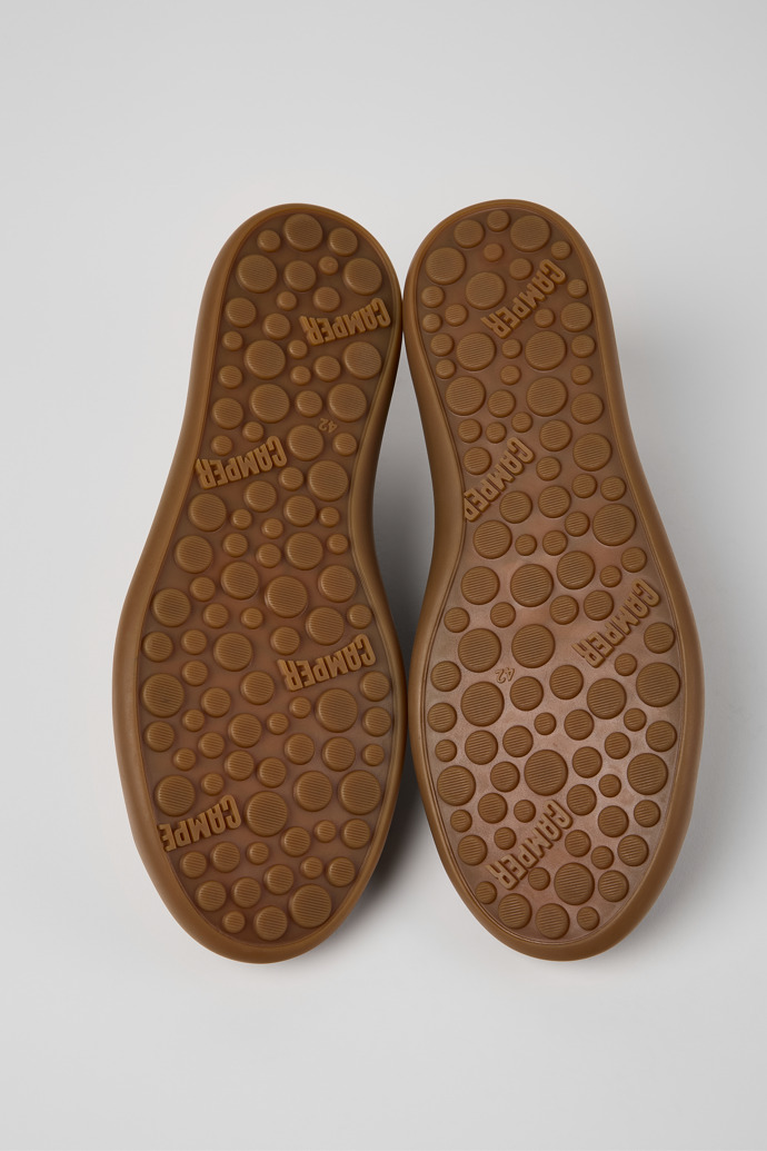 The soles of Pelotas Soller Brown Leather Sneakers for Men.