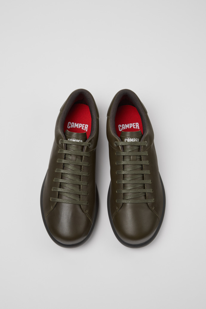 Pelotas Soller Zapatillas de piel verdes para hombre.