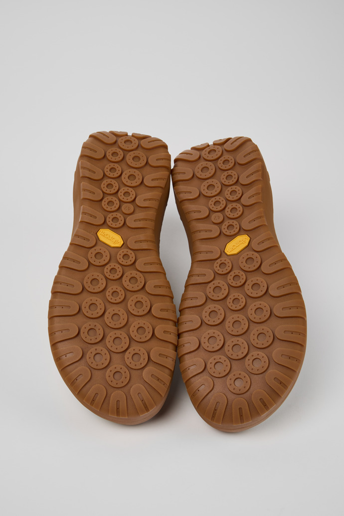 The soles of Peu Serra Gray and white Engineered Material Sneakers for Men.