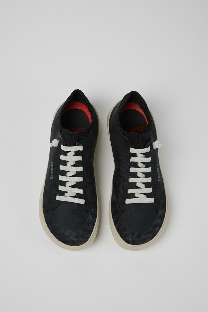 Peu Serra Czarne sneakersy z recyklingowanego PET Dla mężczyzn.