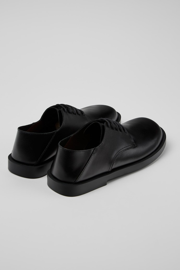 Don Sapatos em couro preto para homem.