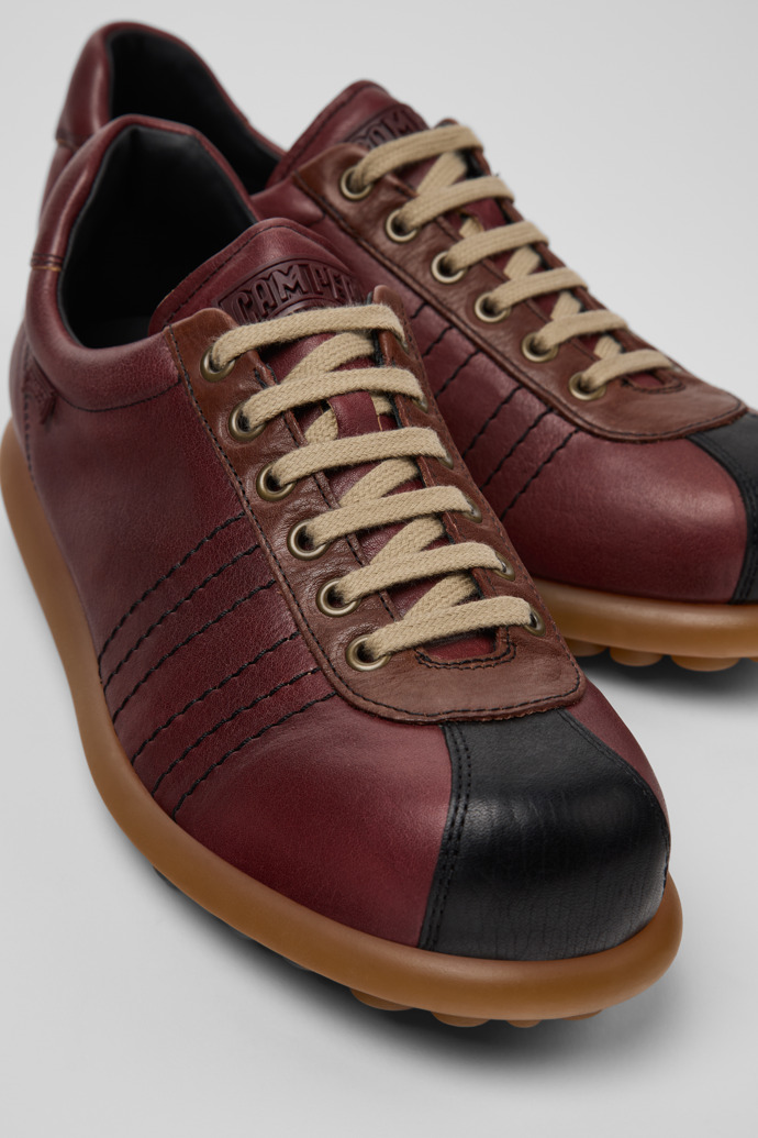 Pelotas Zapatos multicolores de piel para hombre.