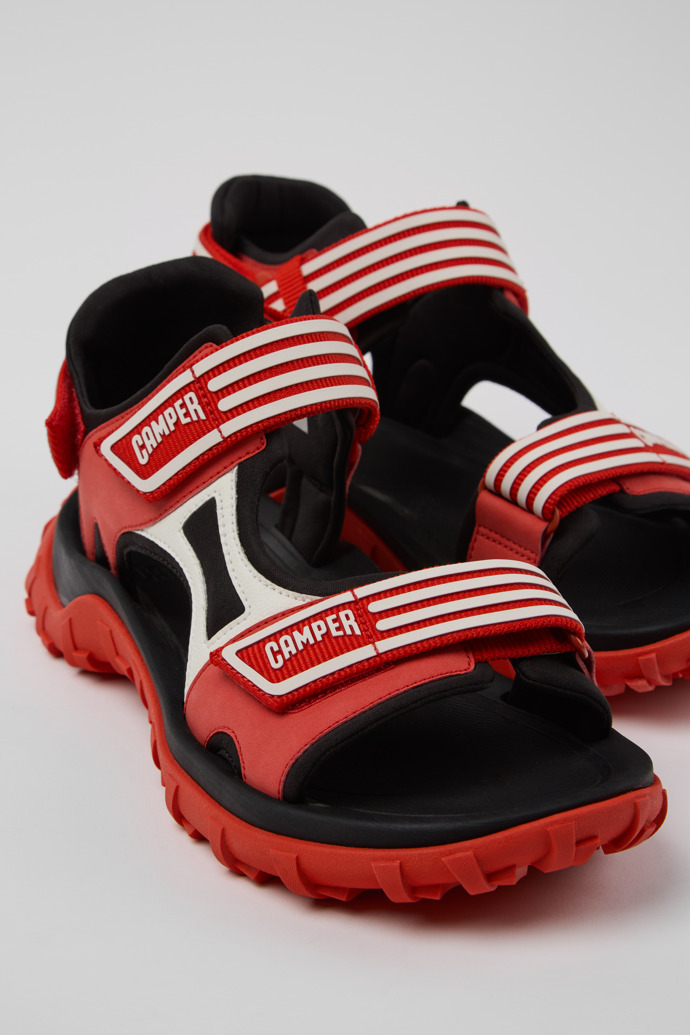 Drift Trail Sandal Mehrfarbige Sandalen aus Recycling-PET und Leder für Herren.