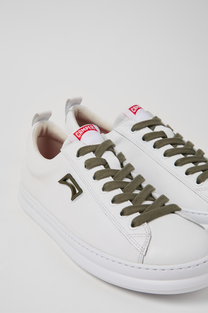 Runner Sapatilhas de pele brancas Para homem.