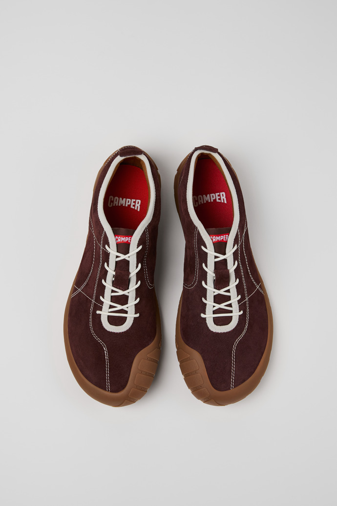 Peu Path Baskets en nubuck bordeaux pour homme.