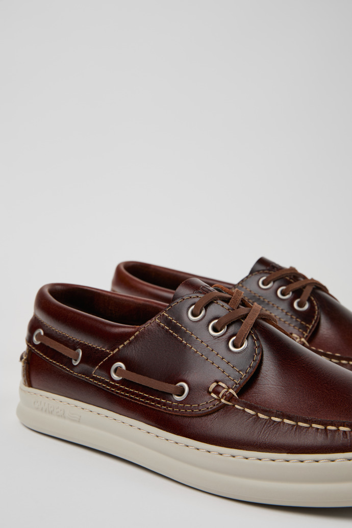 Runner Mocasines de nobuk marrón para hombre.