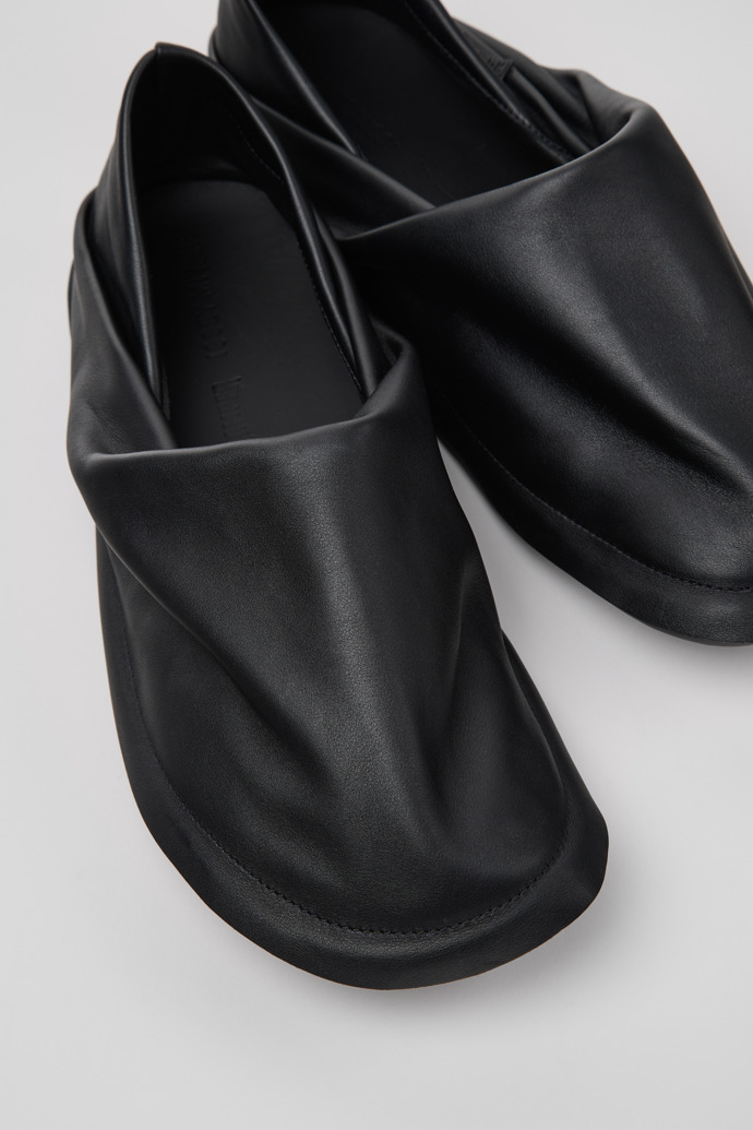 Close-up view of Camper x ISSEY MIYAKE - Peu Form Black Leather Shoes for Men.