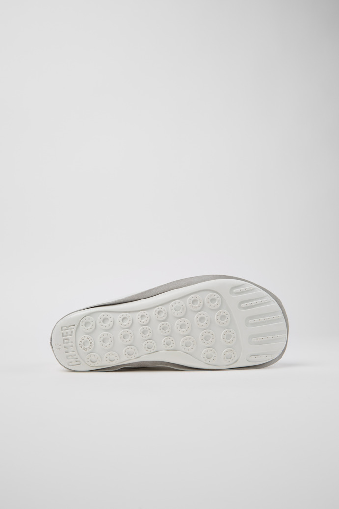 The soles of Camper x ISSEY MIYAKE - Peu Form White Leather Men's Shoes.