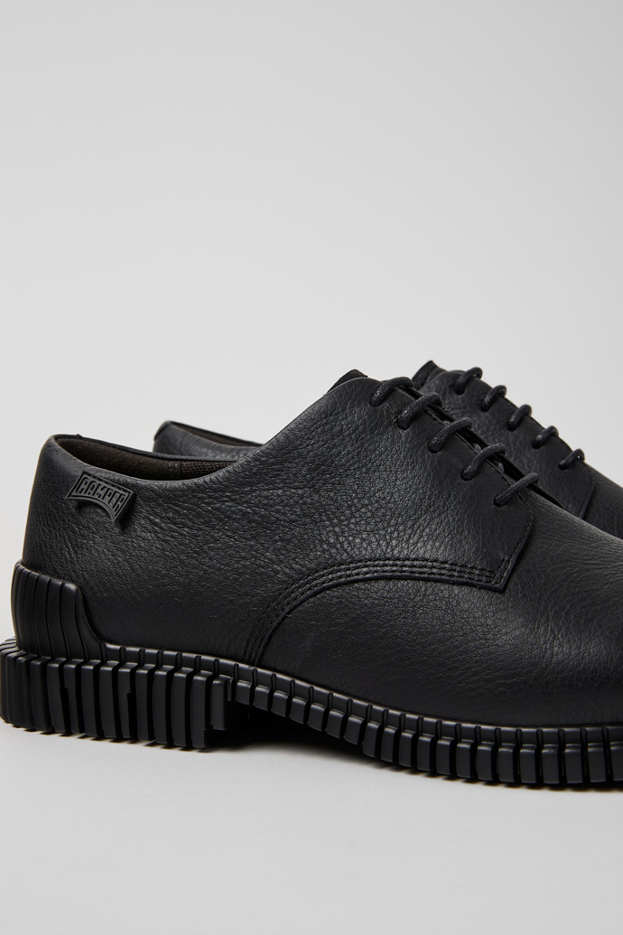 Pix Schwarzer Herrenschuh aus Leder.