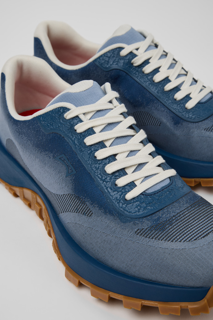 Drift Trail Erkekler için mavi deri spor ayakkabılar. yakından görünümü