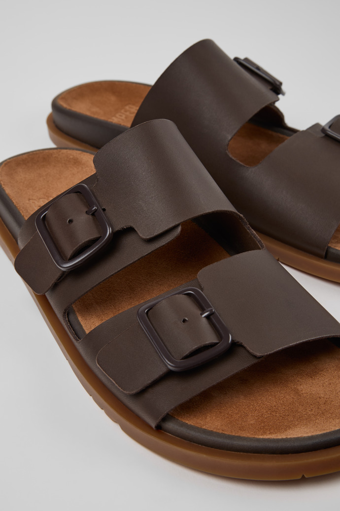 Lluc Sandal Sandalias de piel marrones para hombre.