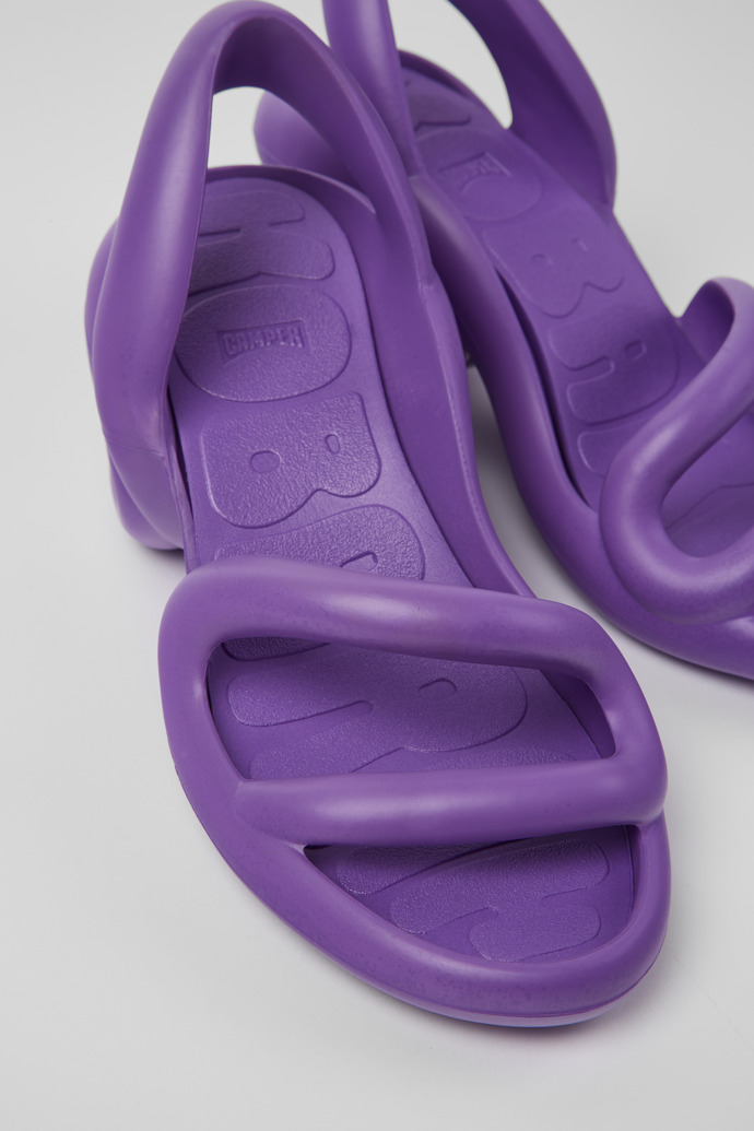 Kobarah Sandalia de tacón sintética violeta para mujer