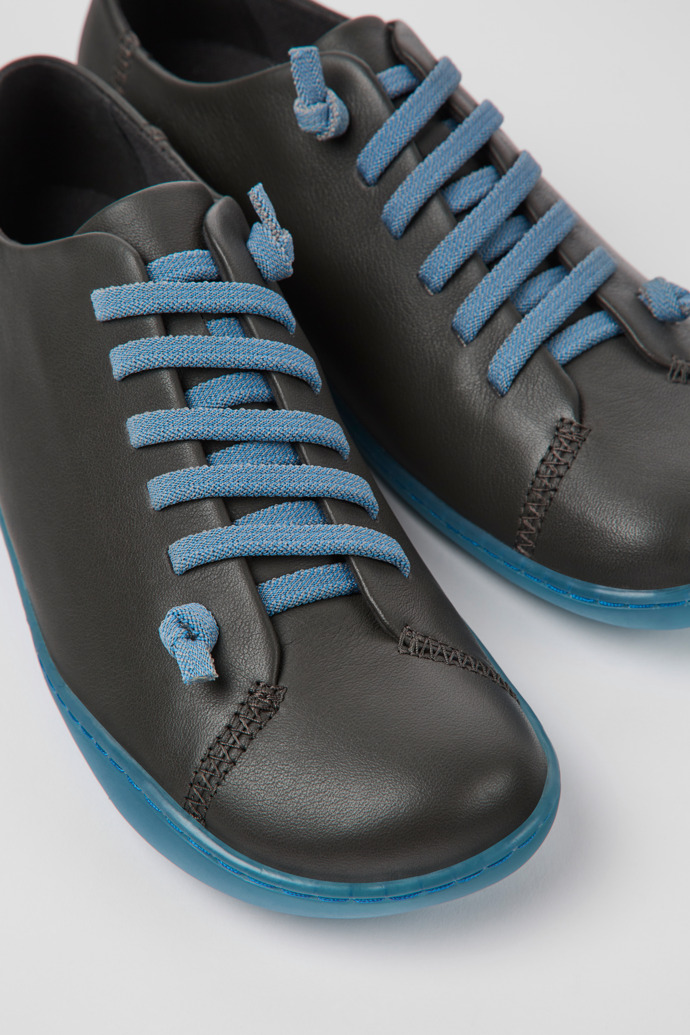 Close-up view of Peu Dark gray and blue leather shoes for women