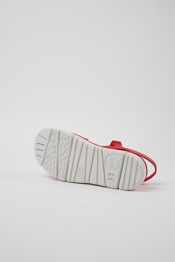 Oruga Sandalias de piel rojas para mujer.