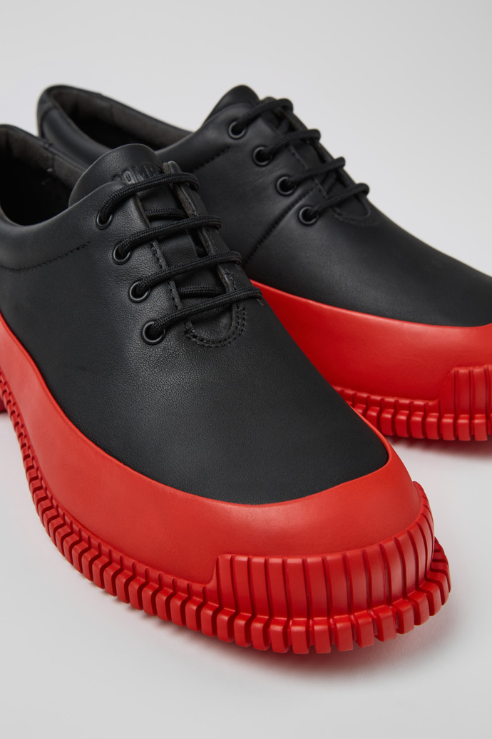 Pix Chaussures à lacets en cuir noir et rouge pour femme