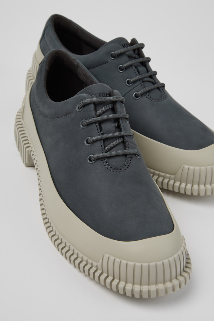 Pix Chaussures en cuir nubuck gris pour femme.