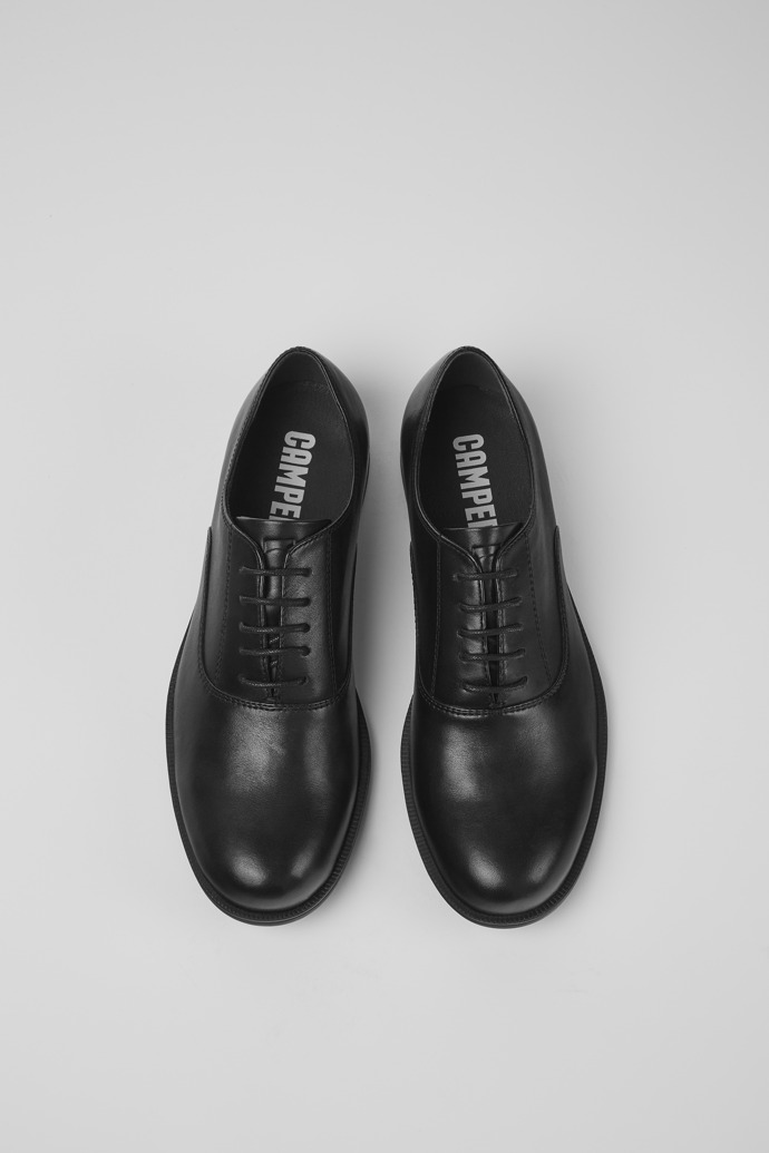 Mil Μαύρα δερμάτινα γυναικεία παπούτσια με κορδόνια