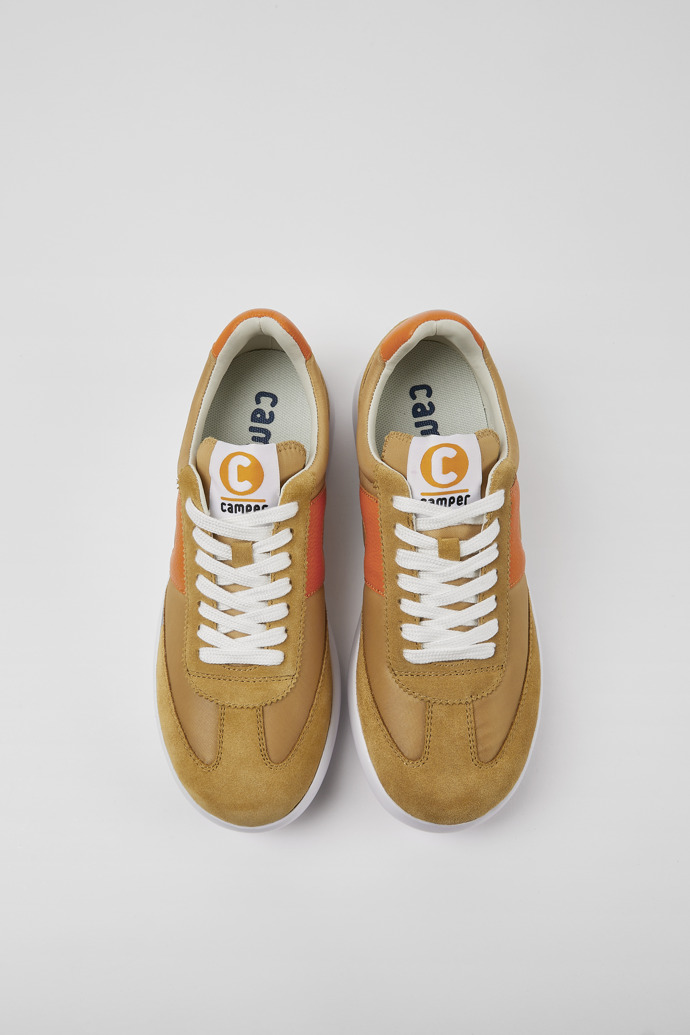 Pelotas XLite Sneakers beige y naranja para mujer