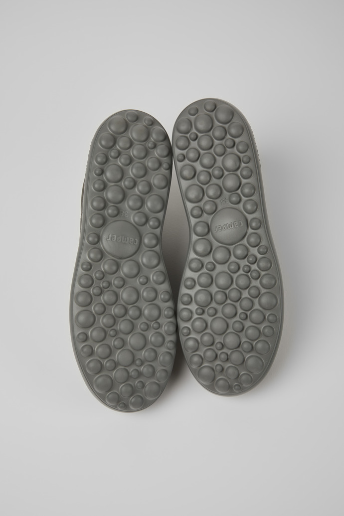 The soles of Pelotas XLite Gray sneakers for women