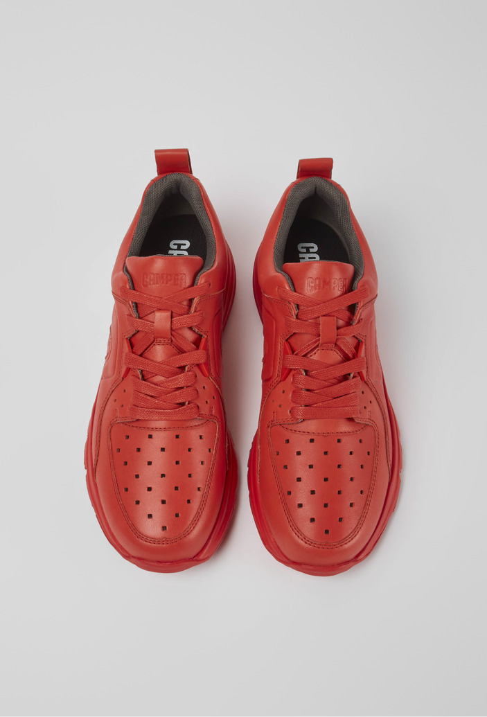 Drift Kadın için kırmızı deri spor ayakkabı modelin üstten görünümü
