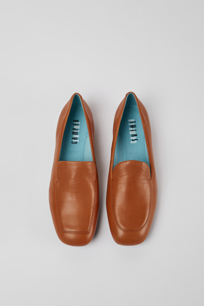Overhead view of Twins Brown leather shoes for women