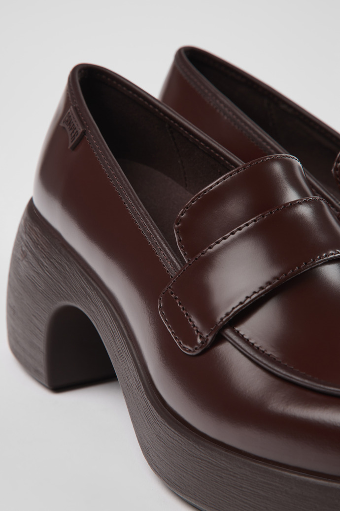 Close-up view of Thelma Burgundy leather shoes for women