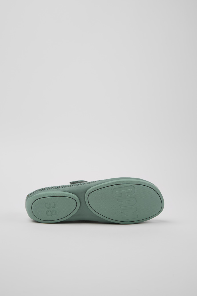 Right Green TENCEL® Lyocell and Leather Moccasins for Women. tabanları