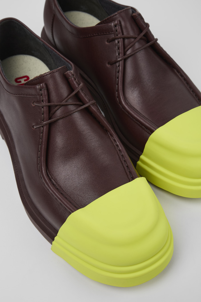 Close-up view of Junction Burgundy leather shoes for women