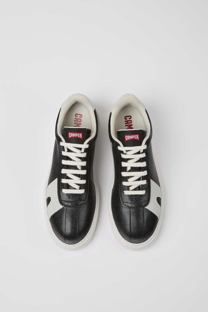 Overhead view of Runner K21 MIRUM® Black and white sneakers for women