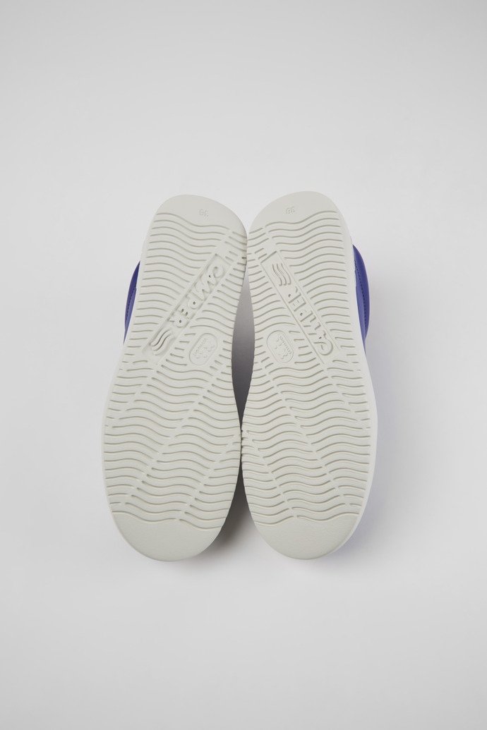 The soles of Runner K21 MIRUM® Blue and white MIRUM® sneakers for women