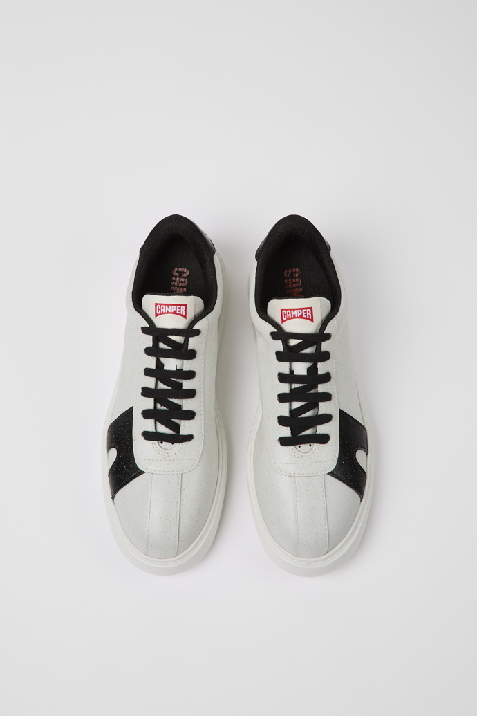 Runner K21 MIRUM® Sneakers blancas y negras para mujer
