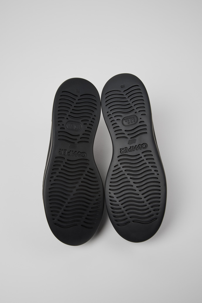 The soles of Twins I'm sorry, but there isn't enough information in the product description to generate an H1 following the specified format. Could you please provide a more detailed description?.